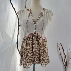 Anthropologie one September cap sleeve embroidered top